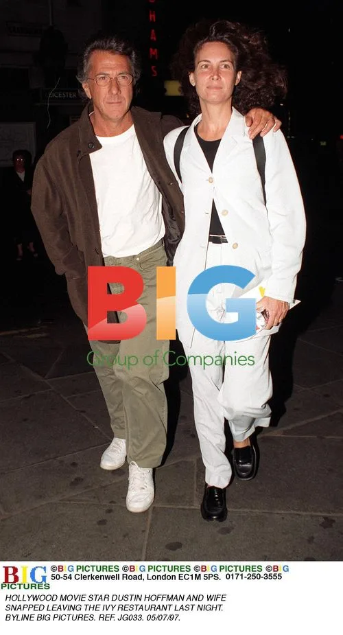 Dustin Hoffman and wife leave The Ivy