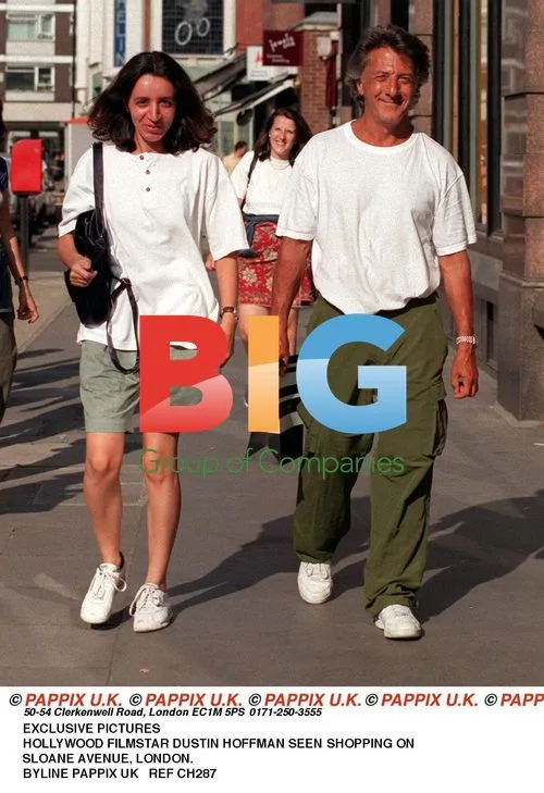 Dustin Hoffman Shopping with Wife