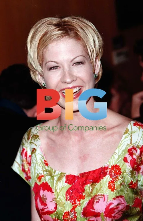 Jenna Elfman Attends 'Mercury Rising' Premiere