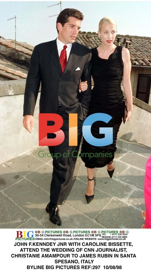 JOHN F.KENNDEY JNR AND CAROLINE BISSETTE AT WEDDING