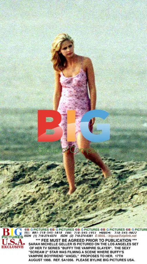 Sarah Michelle Gellar on Buffy set