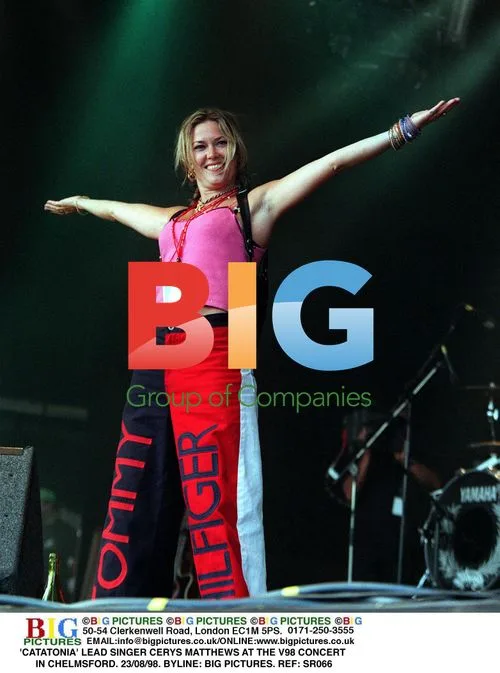 Cerys Matthews of Catatonia at V98 Concert