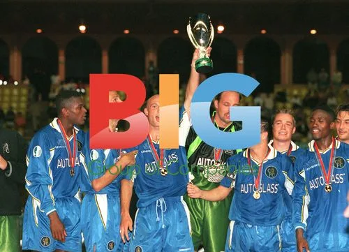 Chelsea team celebrates Super Cup win