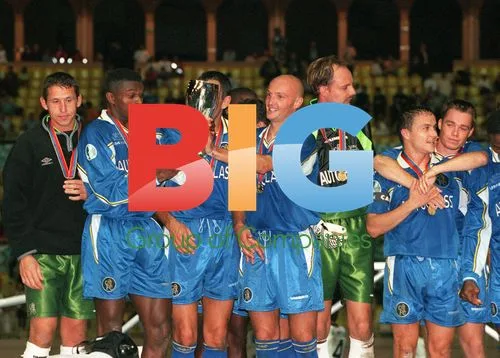 Chelsea team celebrates Super Cup win