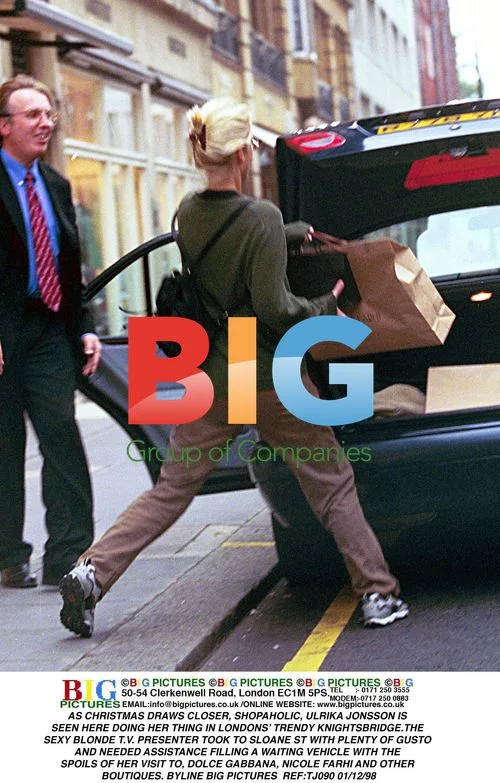 Ulrika Jonsson Goes Shopping in Knightsbridge