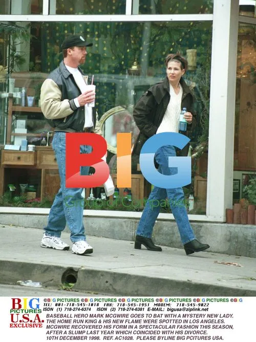 Mark McGwire with mystery new lady