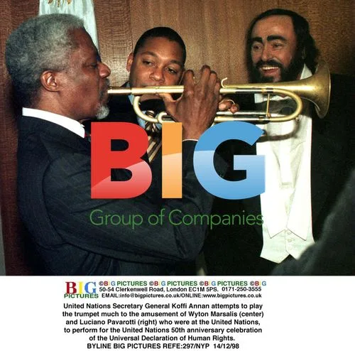 Annan Plays Trumpet at UN Event