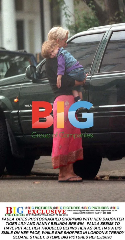 Paula Yates Shopping with Daughter