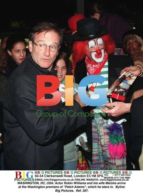 Robin Williams at Patch Adams premiere in Washington, DC