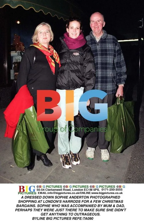 SOPHIE ANDERTON SHOPS AT HARRODS