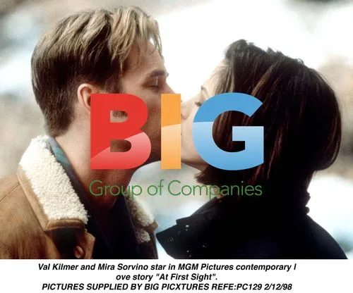 Val Kilmer and Mira Sorvino in "At First Sight"