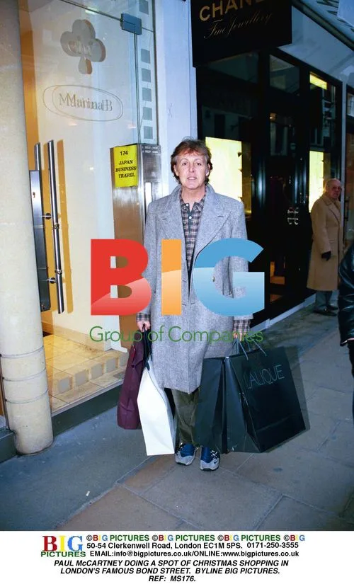 Paul McCartney Christmas Shopping