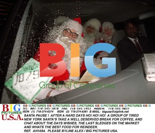 New York Santas Take a Break