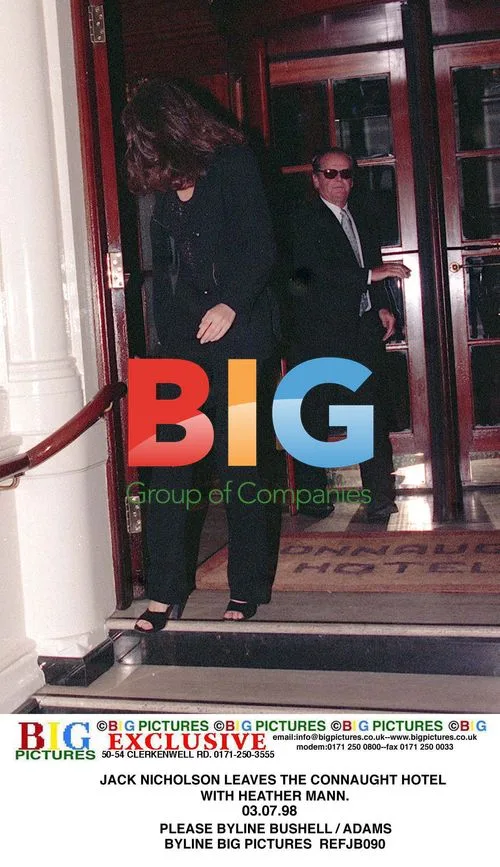 Jack Nicholson and Heather Mann arrive home together