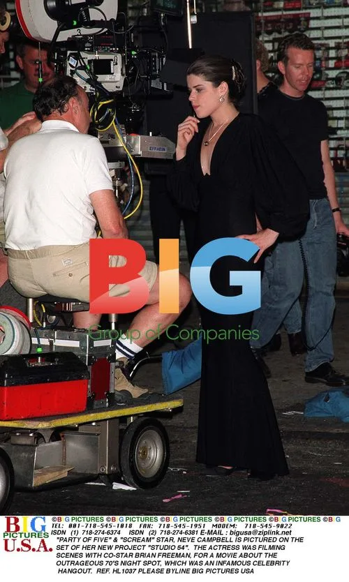 Neve Campbell on set of "Studio 54"