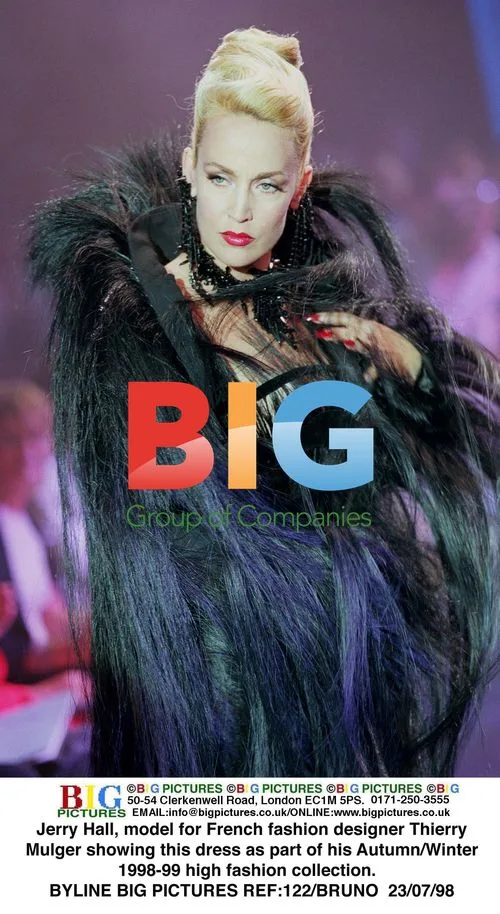 Jerry Hall in Thierry Mulger's 1998-99 collection