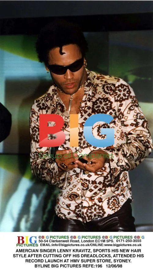 Lenny Kravitz Shows Off New Hairstyle