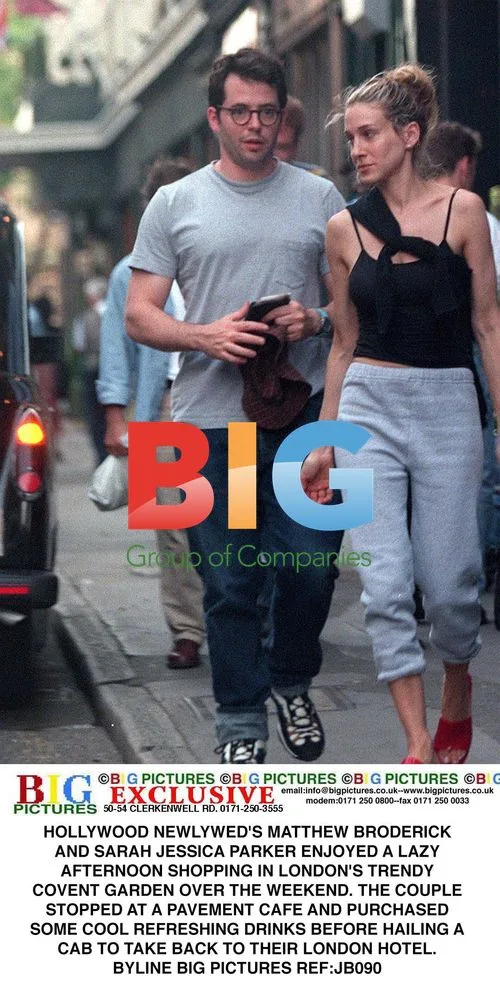 MATTHEW BRODERICK and SARAH JESSICA PARKER Relax in London