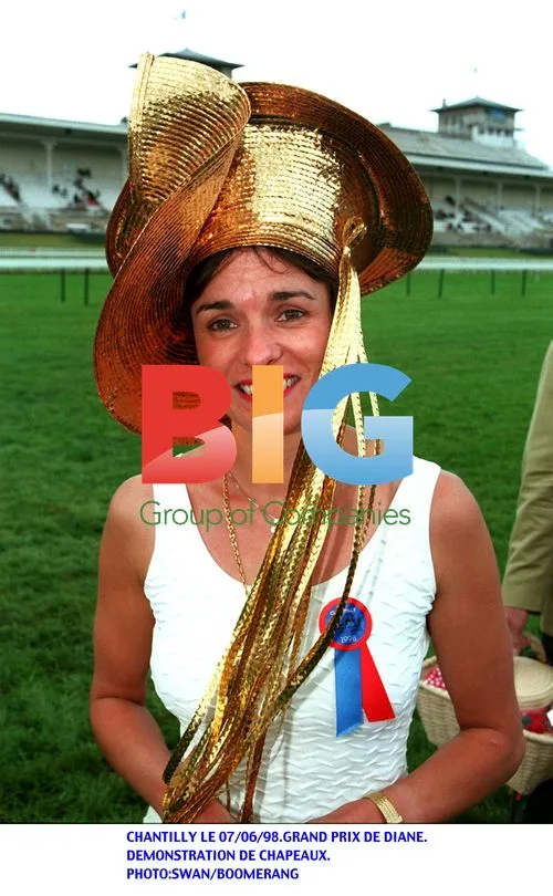 DIANE GRAND PRIX DEMONSTRATION OF CHAPEAUX