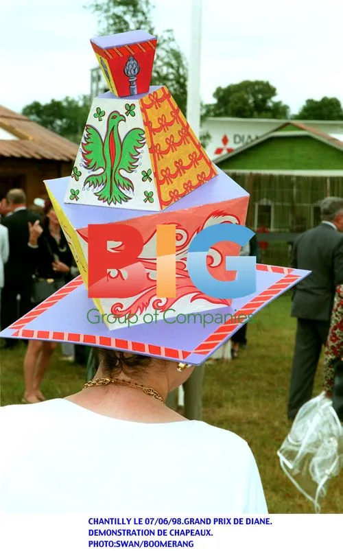 Diane Grand Prix Hat Demonstration