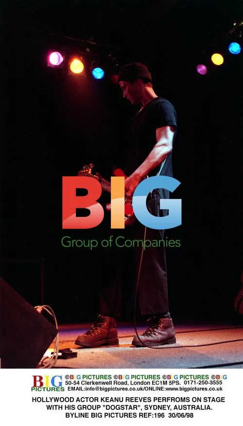 Keanu Reeves Performs with Dogstar in Sydney