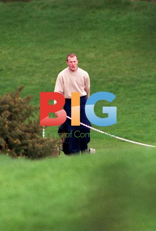 Alan Shearer plays golf in Ireland