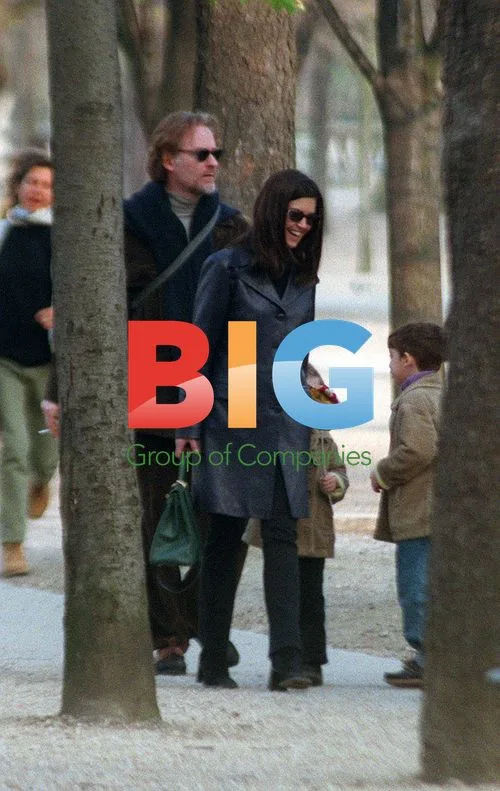 Kevin Kline enjoys family outing in Paris