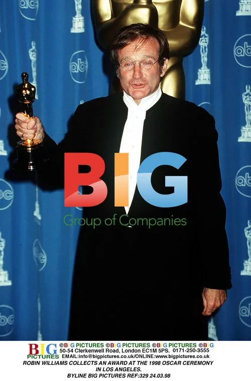 Robin Williams Accepts 1998 Oscar