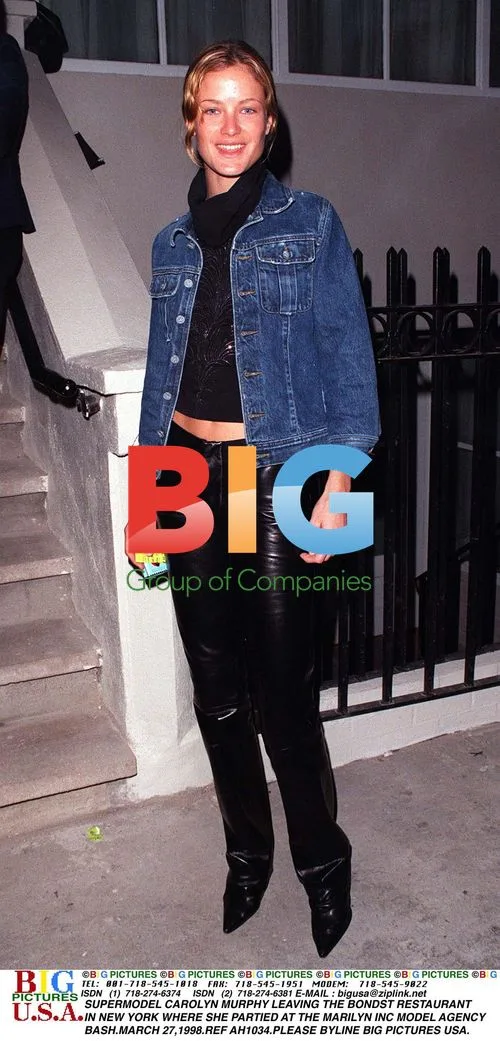Carolyn Murphy Leaves Bondst Restaurant in New York
