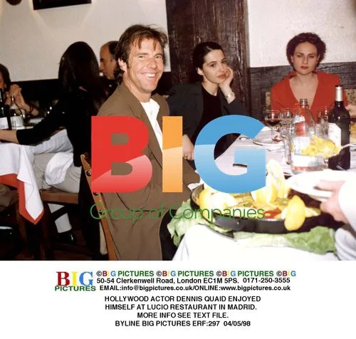 Dennis Quaid Dining in Madrid