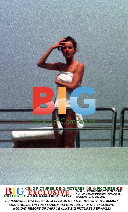 Supermodel Eva Herzigova in Capri