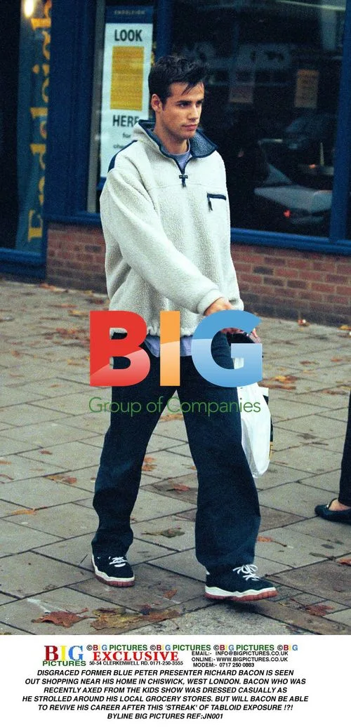 Richard Bacon Spotted Shopping In Chiswick