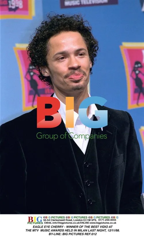 Eagle Eye Cherry Wins Best Video at MTV Awards
