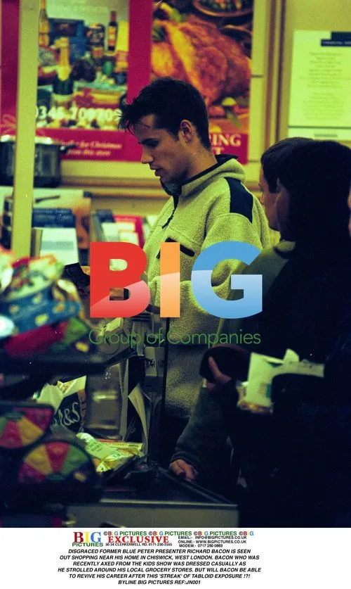 Richard Bacon Spotted Shopping