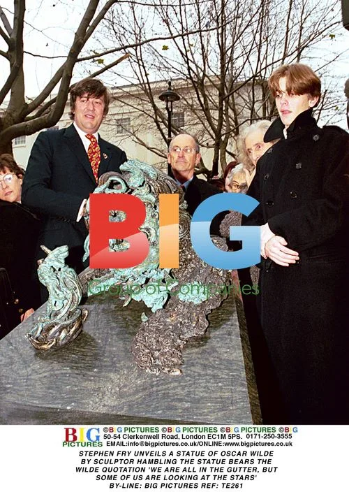Stephen Fry Unveils Oscar Wilde Statue