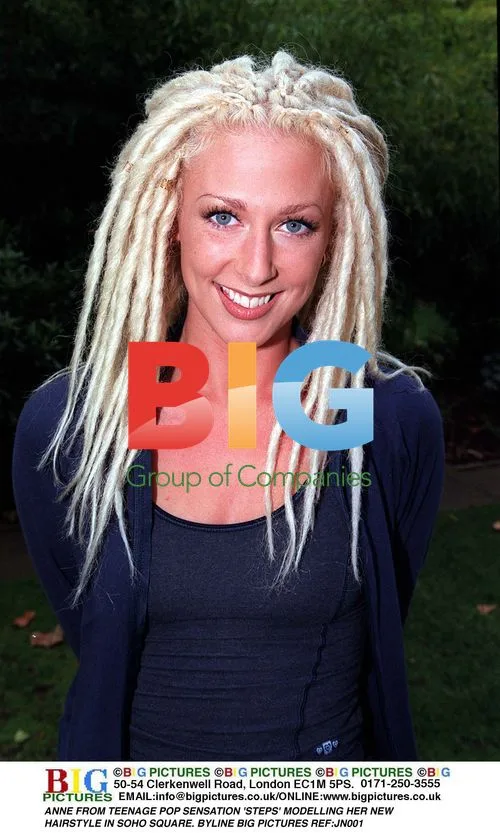 Anne from 'Steps' models new hairstyle