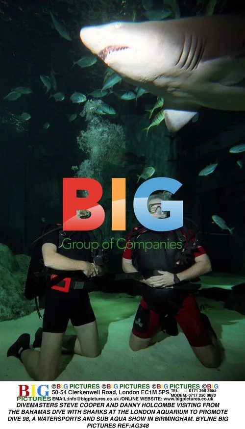 Divers Visit London Aquarium to Promote Dive Show
