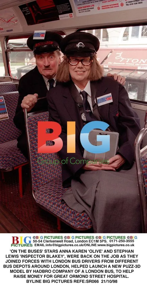 On the Buses Stars Launch Puzz-3D London Bus Model