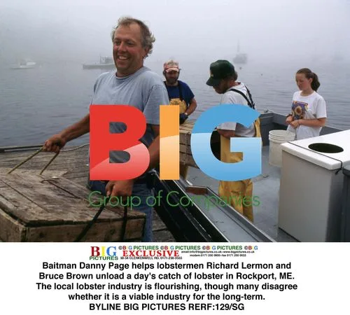 Celebrity Helps Lobstermen Unload Catch in Rockport