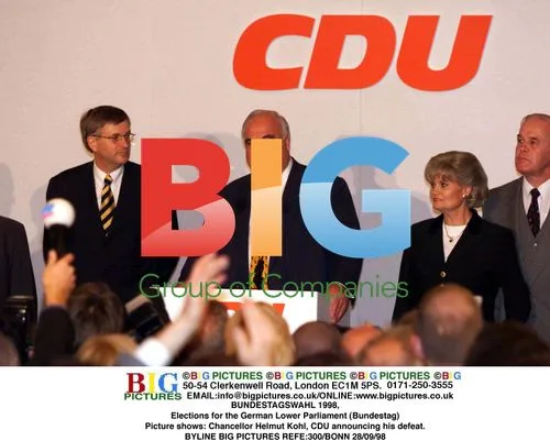 Chancellor Kohl announces defeat in 1998 German election