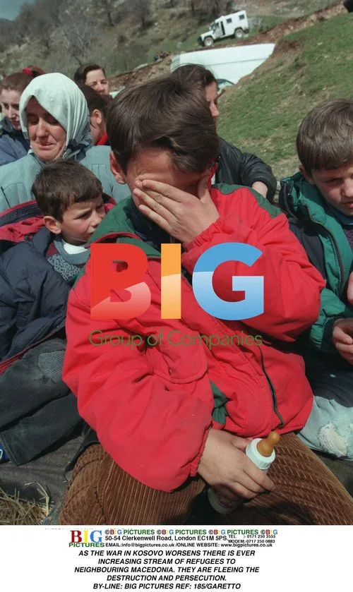 Kosovo Refugees Fleeing to Macedonia