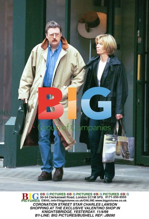 CORONATION STREET STAR CHARLES LAWSON SHOPPING