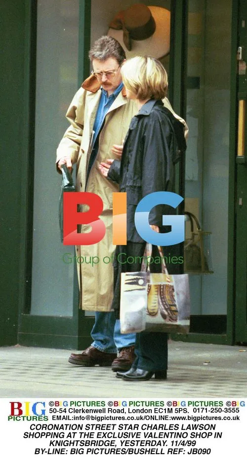 CORONATION STREET STAR CHARLES LAWSON SHOPPING
