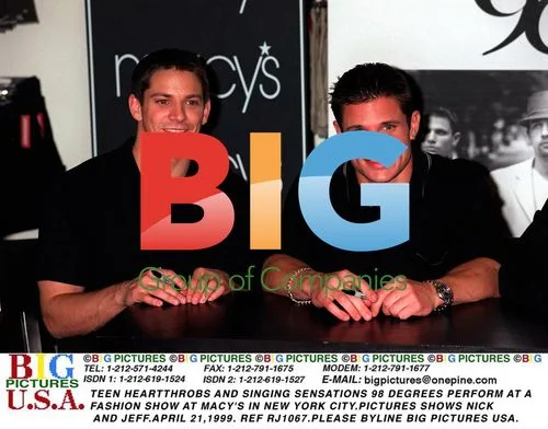 98 Degrees Perform at Macy's Fashion Show