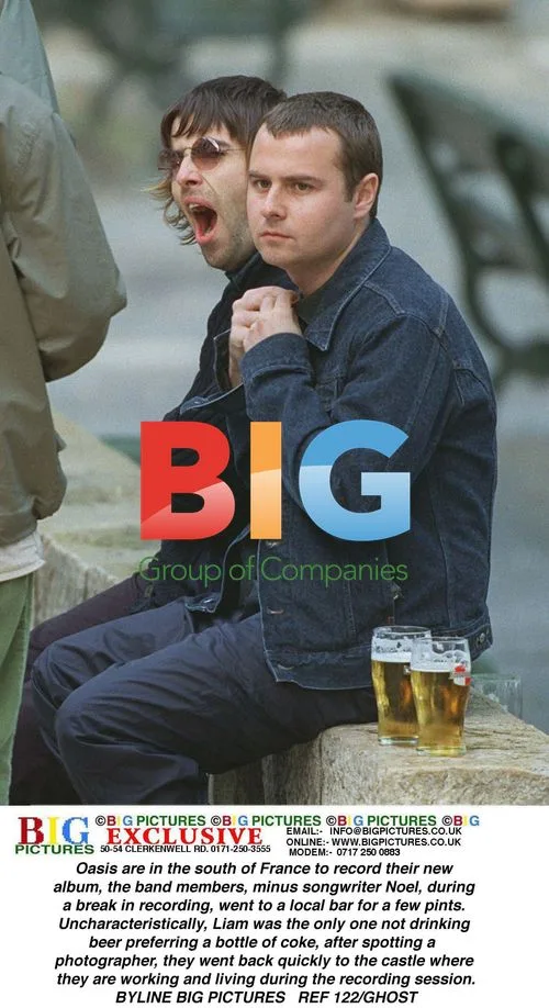 Oasis Members Spotted at Local Bar in France