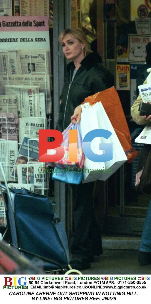 Caroline Aherne Out Shopping in Nottinig Hill