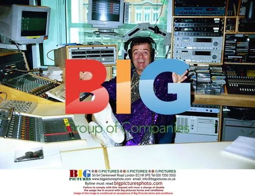 Tony Blackburn celebrates 30 years on Tyne Air