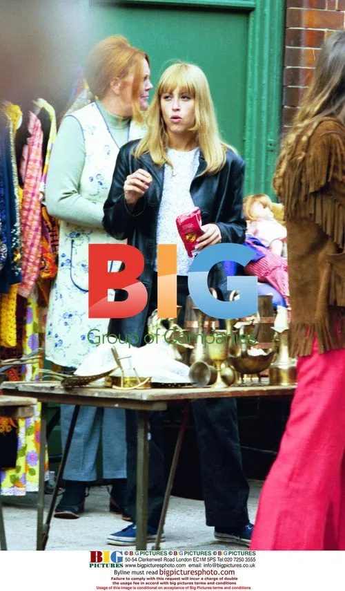 Nicole Appleton on Honest film set