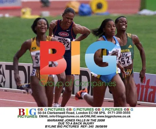 Marianne Jones Injured in 200m