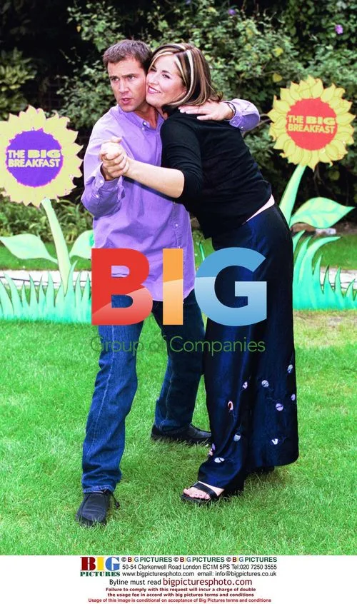 Johnny Vaughn welcomes Lisa Tarbuck to Big Breakfast